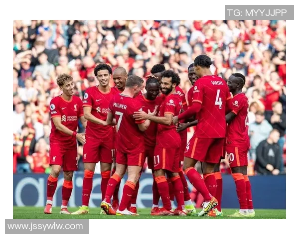 利物浦与巴萨巅峰对决高清图集展现精彩瞬间与激情时刻